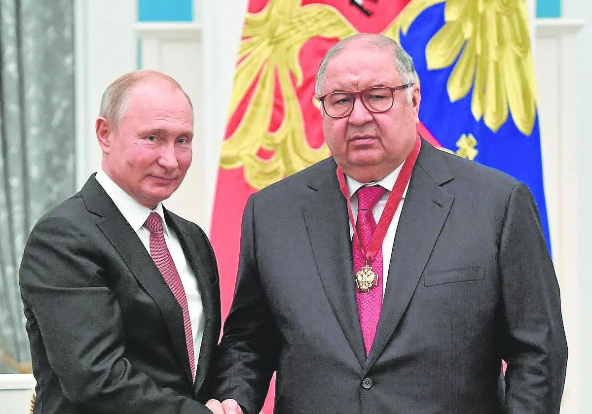 Vladímir Putin y Alisher Usmanov en el Kremlin