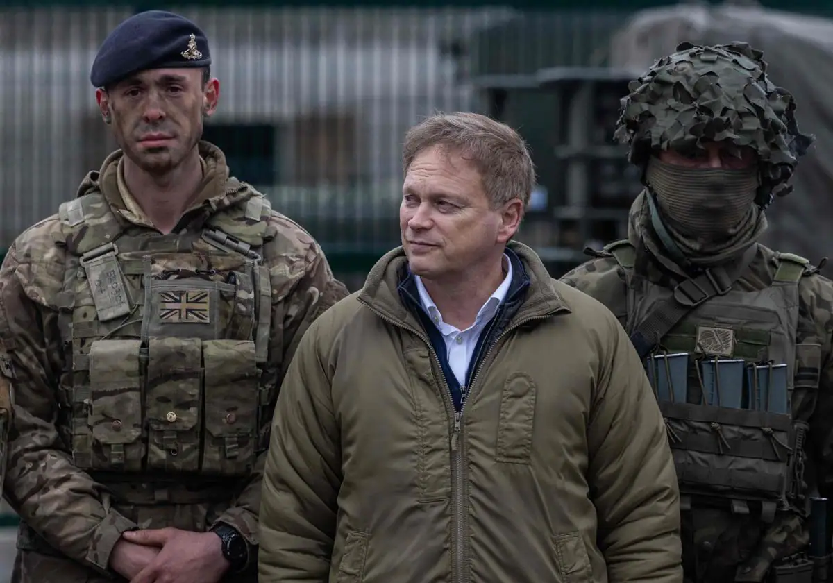 El secretario de Defensa británico, Grant Shapps, durante su visita a Polonia