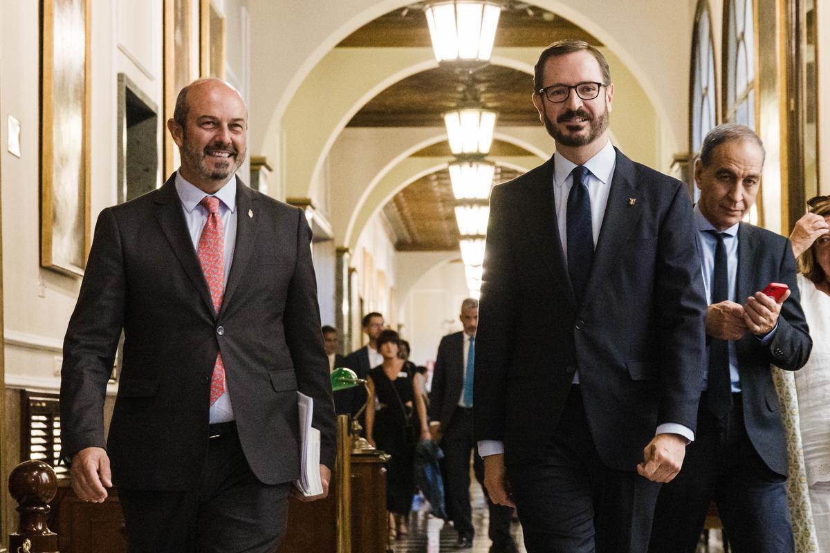 El presidente del Senado, Pedro Rollán, y el vicepresidente de la Mesa, Javier Maroto.