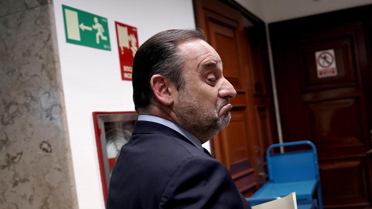 José Luis Ábalos, a través de la comparación de su expedición del Grupo Socialista al Congreso de los Representantes.