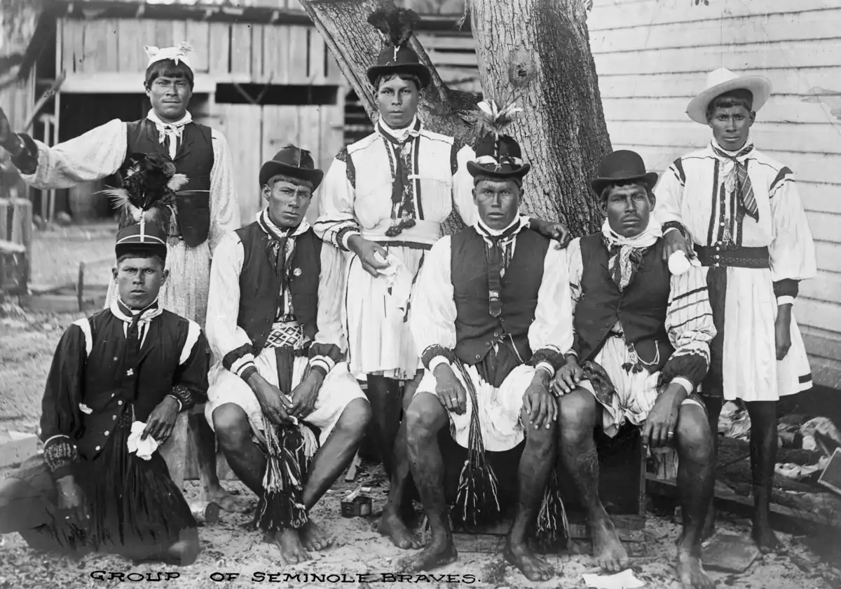 Un grupo de seminolas a principios del siglo XX.