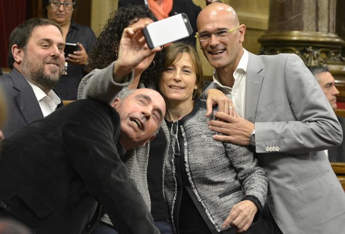 Oriol Junqueras, Marta Rovira, Raül Romeva, Carme Forcadell y Lluís Llach se han hecho un 
