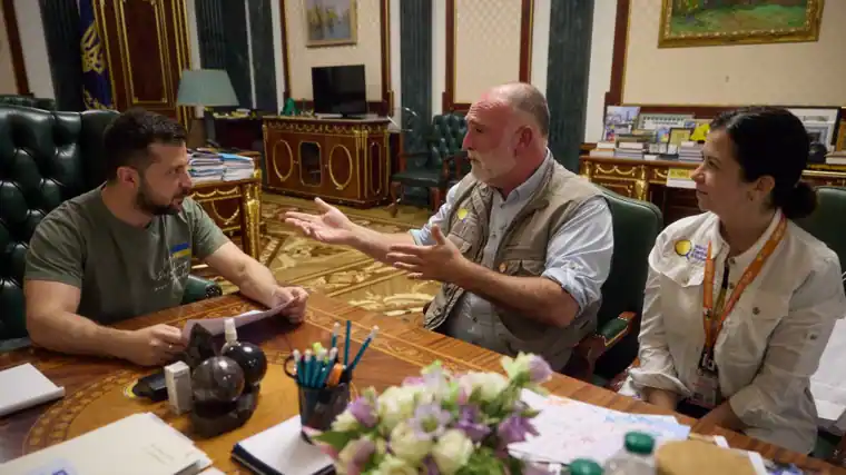 José Andrés junto a Volodimir Zelenski