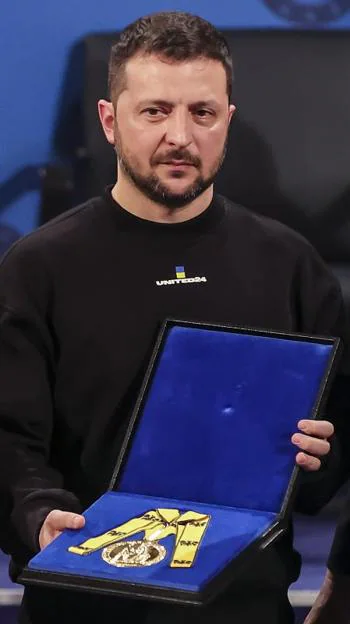 El presidente Zelenskiy y el Pueblo Ucraniano reciben el Premio Carlomagno en 2023