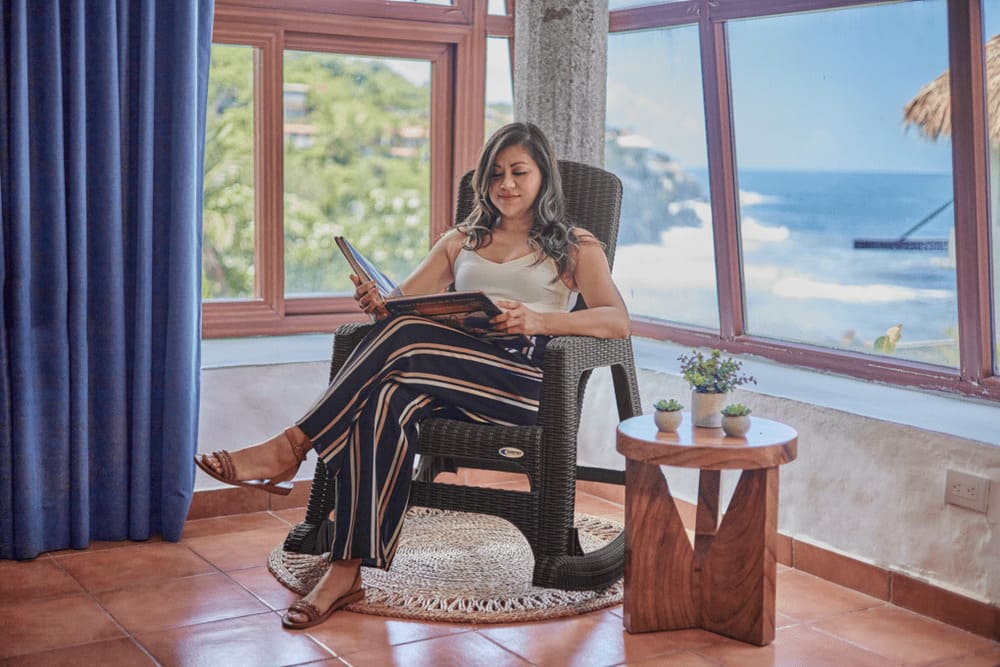 Cómo modernizar tu terraza en El Salvador con muebles de plástico